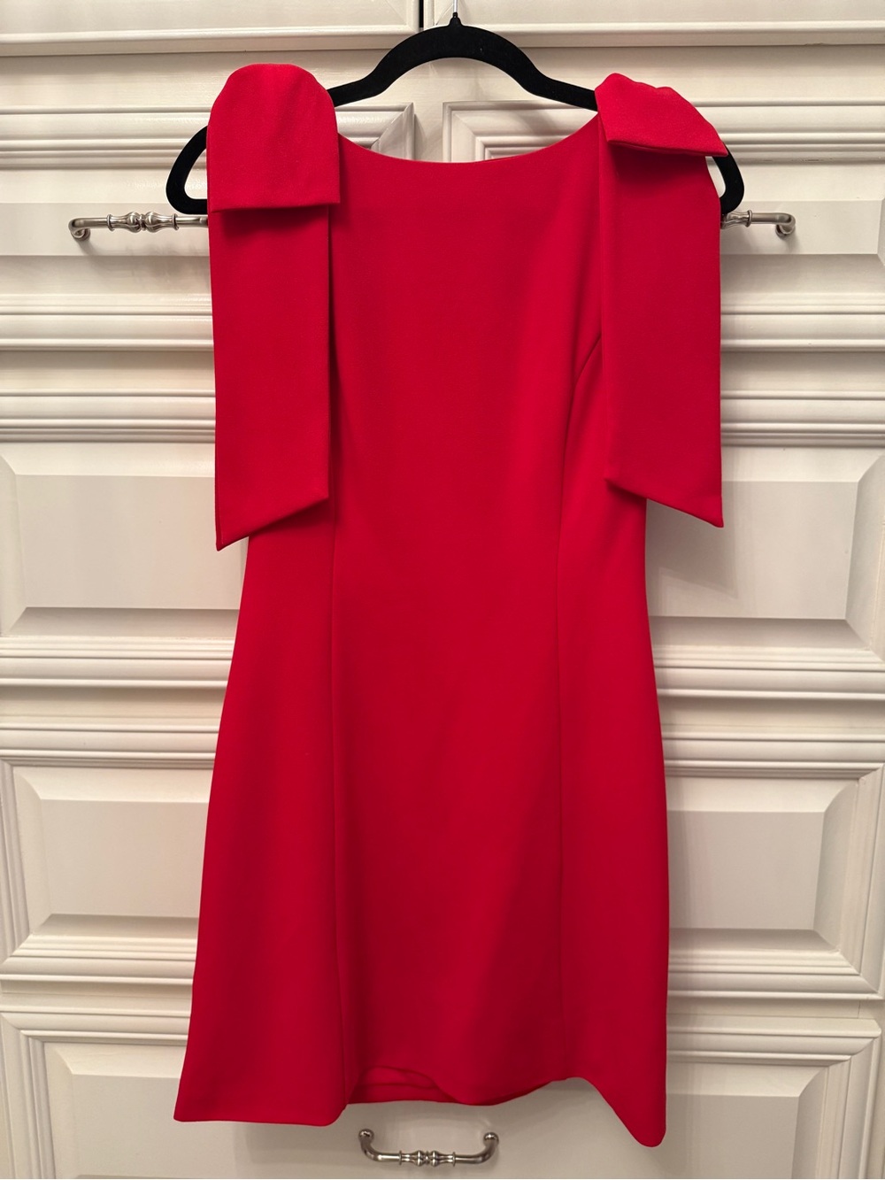 Elegant Red Mini Dress with Shoulder Bow Detail